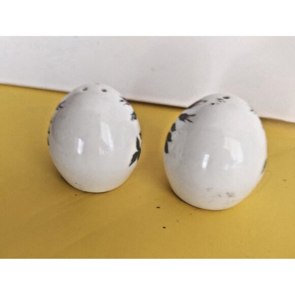 Vintage Sanford Bone China Egg Shaped Salt & Pepper shaker set 1960's - Picture 6 of 12